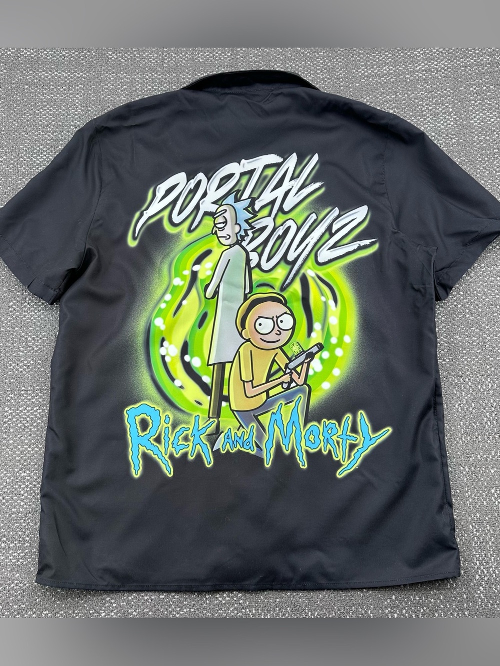 NWT ROMWE Rick & Morty Black Portal Boyz Crew - Men’s